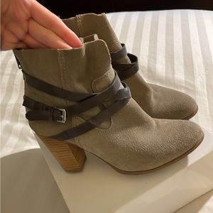 Carlos Santana booties